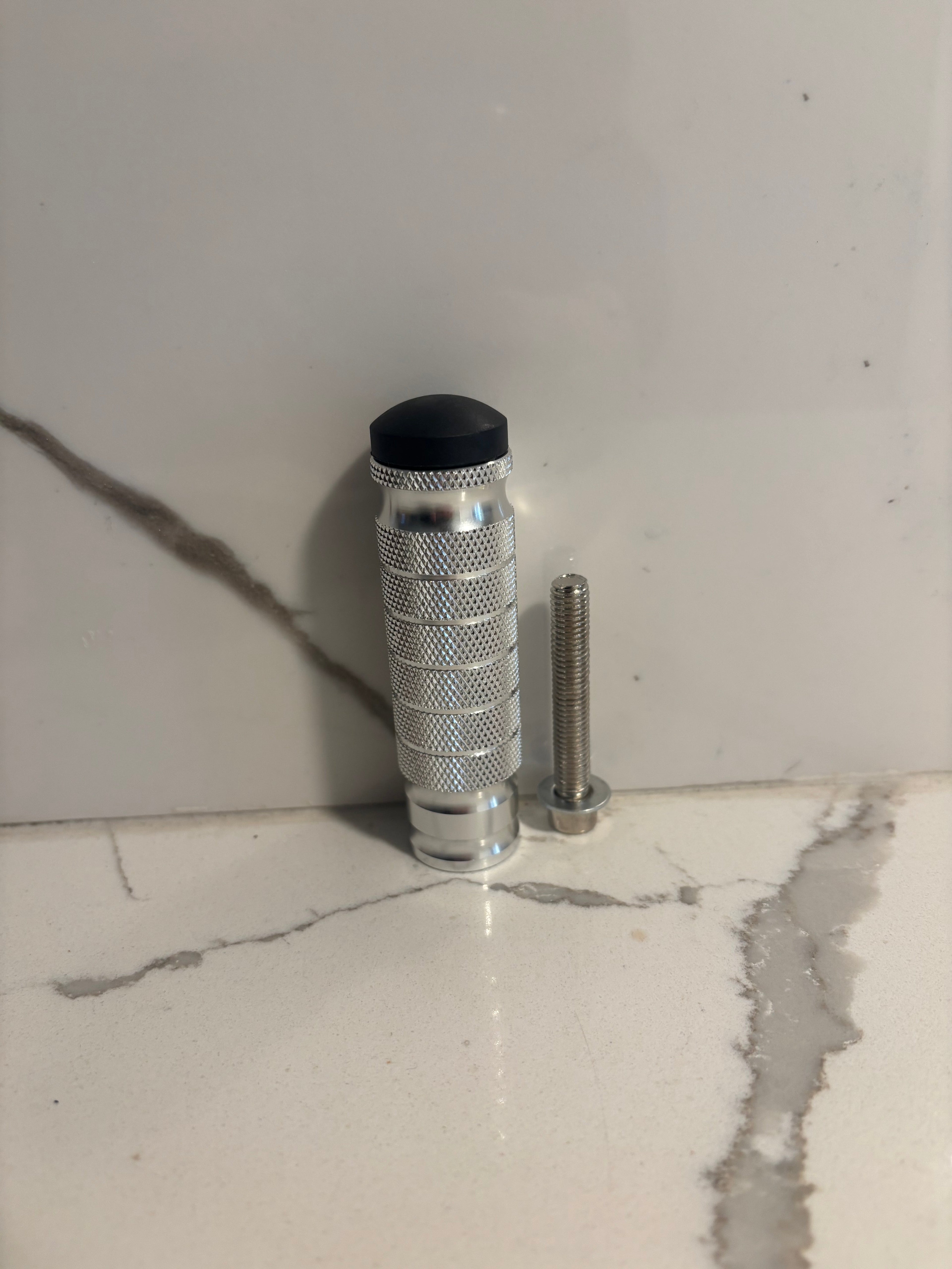 Footlock/Replacement pegs